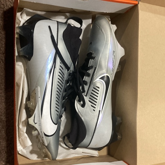 Men’s football cleats - Picture 2 of 6
